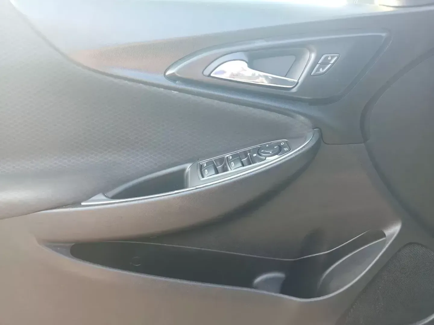 2019 Chevrolet Malibu LT (1G1ZD5ST2KF) with an 1.5L L4 DOHC 16V engine, 6-Speed Automatic transmission, located at 1099 N County Rd 25A , Troy, OH, 45373, (937) 908-9800, 40.057079, -84.212883 - **Experience the Perfect Blend of Style and Comfort with the 2019 Chevrolet Malibu LT at Advantage Car and Credit!**<br /> <br /> Imagine cruising through Fairborn, OH, in a sophisticated sedan that not only complements your lifestyle but also offers reliability and performance. The 2019 Chevrolet M - Photo#19