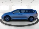 2019 Chrysler Pacifica Touring-L (2C4RC1BG5KR) with an 3.6L V6 DOHC 24V engine, 9-Speed Automatic transmission, located at 1230 East Main St, Xenia, OH, 45385, (937) 908-9800, 39.688026, -83.910172 - 2019 Chrysler Pacifica Touring-L - Photo#5