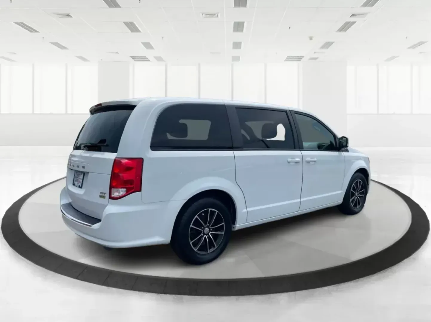 2019 Dodge Grand Caravan GT (2C4RDGEG7KR) with an Pentastar 3.6L V-6 DOHC engine, located at 1230 East Main St, Xenia, OH, 45385, (937) 908-9800, 39.688026, -83.910172 - ### Discover the 2019 Dodge Grand Caravan GT Perfect for Family Adventures!<br /> <br /> Looking for a reliable and spacious vehicle that's perfect for family outings, weekend getaways, and daily commuting? Look no further than the **2019 Dodge Grand Caravan GT**! This versatile passenger van blend - Photo#2