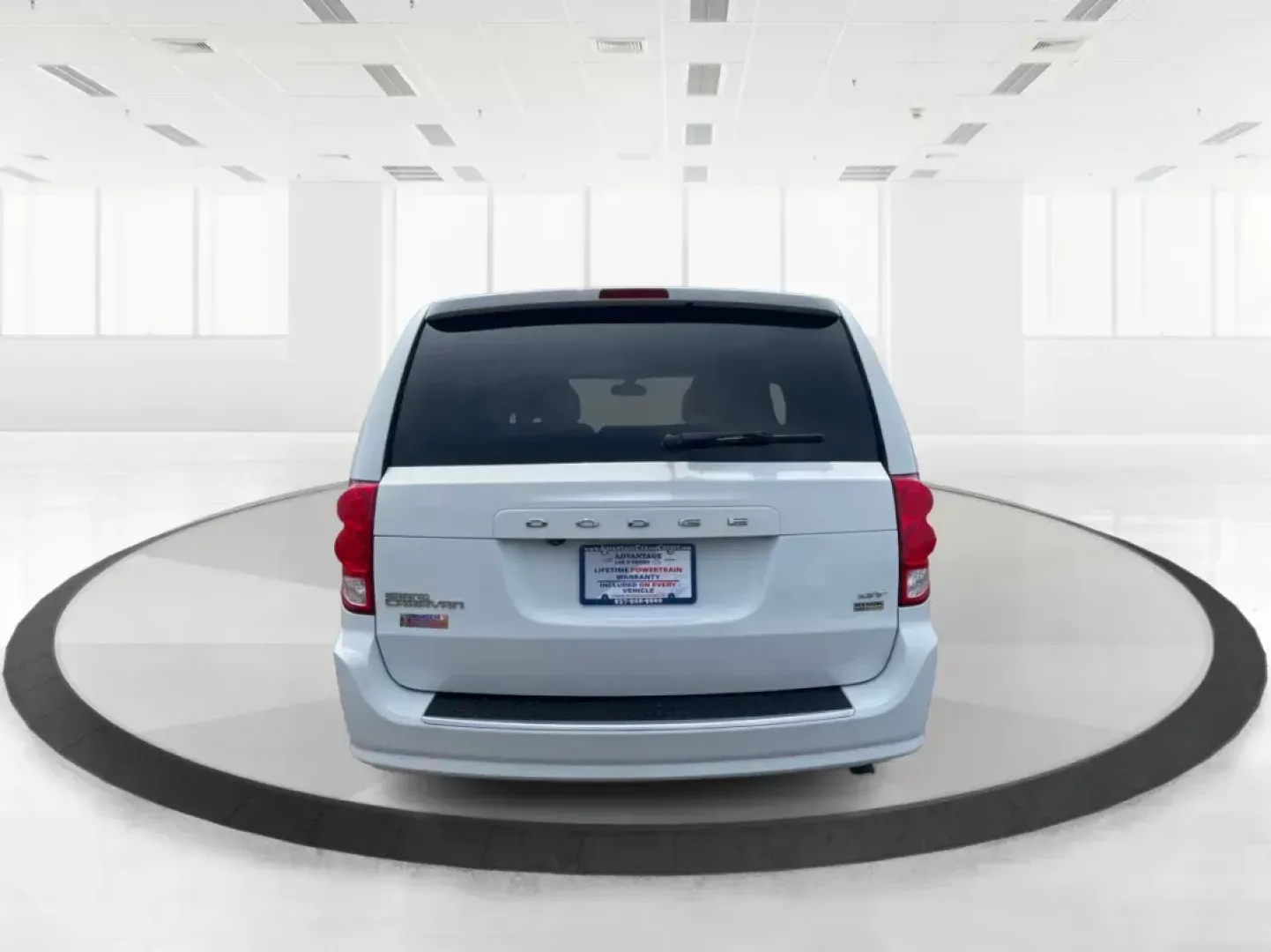 2019 Dodge Grand Caravan GT (2C4RDGEG7KR) with an Pentastar 3.6L V-6 DOHC engine, located at 1230 East Main St, Xenia, OH, 45385, (937) 908-9800, 39.688026, -83.910172 - ### Discover the 2019 Dodge Grand Caravan GT Perfect for Family Adventures!<br /> <br /> Looking for a reliable and spacious vehicle that's perfect for family outings, weekend getaways, and daily commuting? Look no further than the **2019 Dodge Grand Caravan GT**! This versatile passenger van blend - Photo#3