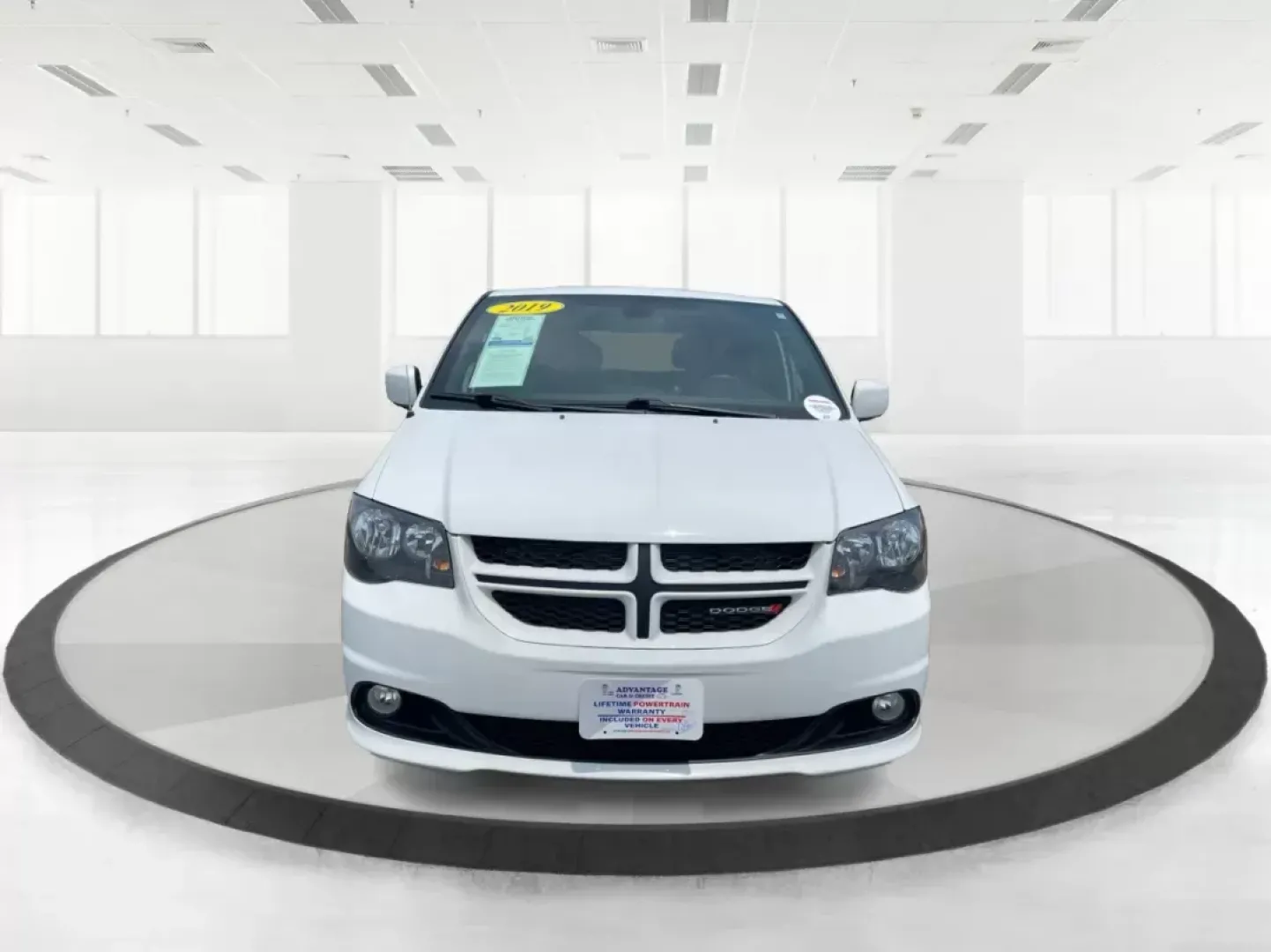 2019 Dodge Grand Caravan GT (2C4RDGEG7KR) with an Pentastar 3.6L V-6 DOHC engine, located at 1230 East Main St, Xenia, OH, 45385, (937) 908-9800, 39.688026, -83.910172 - ### Discover the 2019 Dodge Grand Caravan GT Perfect for Family Adventures!<br /> <br /> Looking for a reliable and spacious vehicle that's perfect for family outings, weekend getaways, and daily commuting? Look no further than the **2019 Dodge Grand Caravan GT**! This versatile passenger van blend - Photo#6