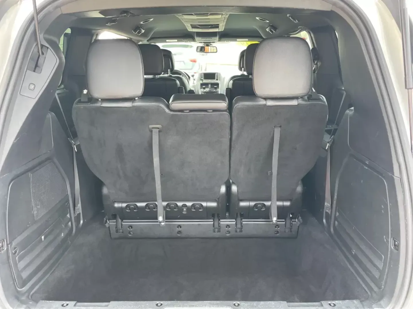 2019 Dodge Grand Caravan GT (2C4RDGEG7KR) with an Pentastar 3.6L V-6 DOHC engine, located at 1230 East Main St, Xenia, OH, 45385, (937) 908-9800, 39.688026, -83.910172 - ### Discover the 2019 Dodge Grand Caravan GT Perfect for Family Adventures!<br /> <br /> Looking for a reliable and spacious vehicle that's perfect for family outings, weekend getaways, and daily commuting? Look no further than the **2019 Dodge Grand Caravan GT**! This versatile passenger van blend - Photo#11