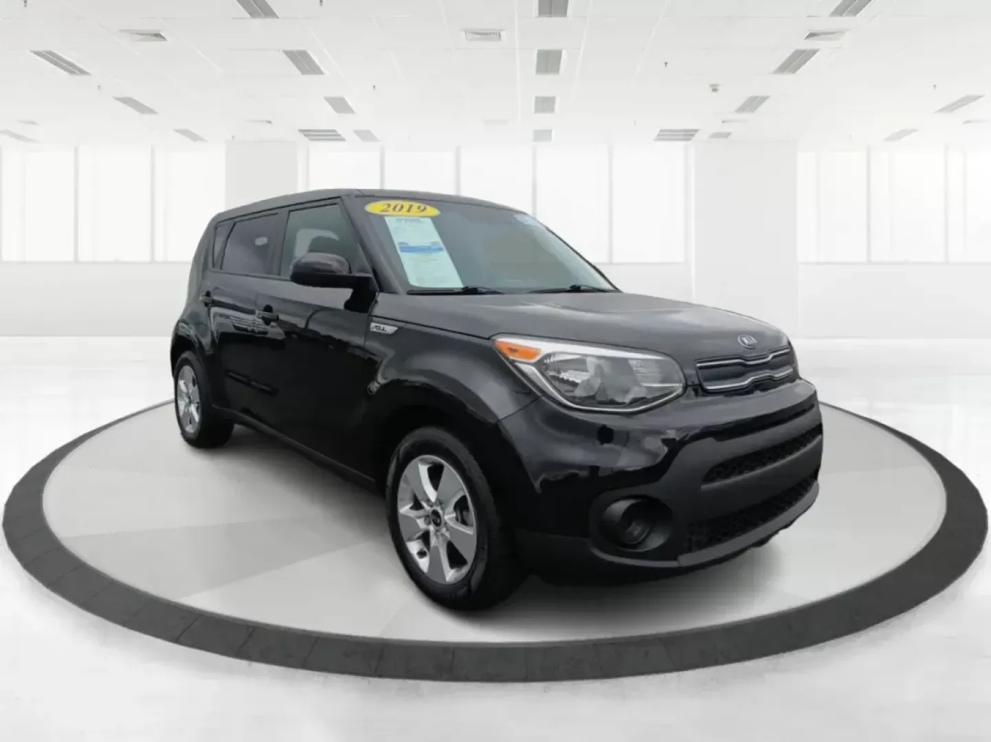 2019 Kia Soul Base 6A (KNDJN2A26K7) with an 1.6L L4 DOHC 16V engine, 6-Speed Automatic transmission, located at 4508 South Dixie Dr, Moraine, OH, 45439, (937) 908-9800, 39.689976, -84.218452 - **Discover Adventure and Comfort with the 2019 Kia Soul at Advantage Car and Credit**<br /> <br /> Are you ready to elevate your daily commute or embark on weekend getaways with your family? The 2019 Kia Soul is the perfect blend of style, practicality, and comfort, making it an ideal choice for bud - Photo#0
