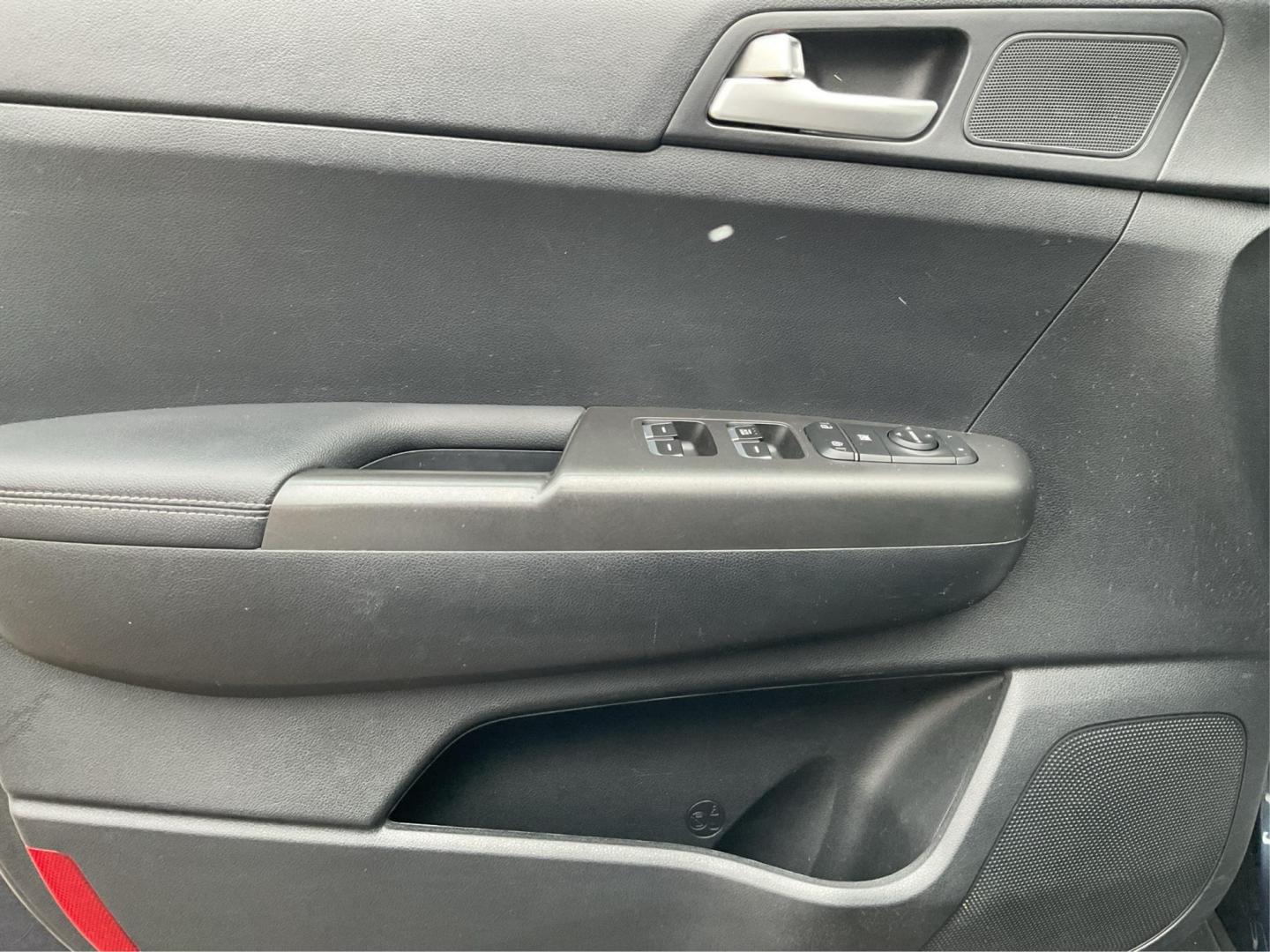 2019 Kia Sportage LX (KNDPMCAC2K7) with an Theta II 2.4L I-4 gasoline direct injection engine, located at 880 E. National Road, Vandalia, OH, 45377, (937) 908-9800, 39.891918, -84.183594 - 2019 Kia Sportage LX - Photo#18