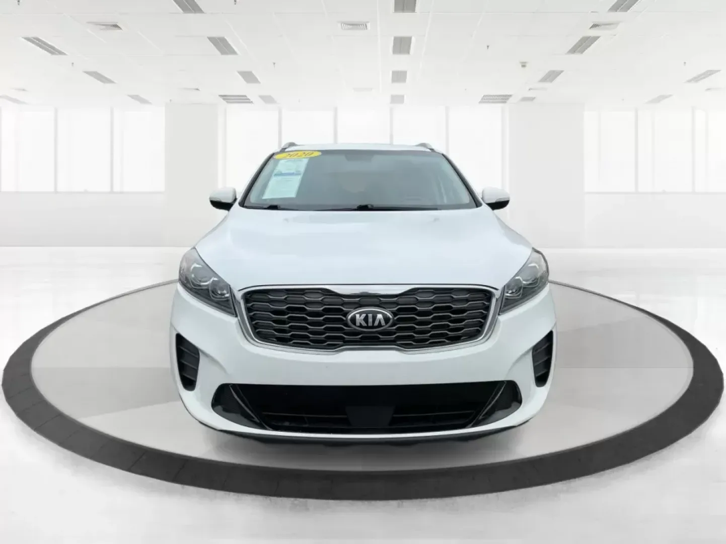 2020 Kia Sorento 2.4L LX (5XYPGDA38LG) with an 2.4L I-4 gasoline direct injection engine, located at 4508 South Dixie Dr, Moraine, OH, 45439, (937) 908-9800, 39.689976, -84.218452 - **Discover Your Next Adventure with the 2020 Kia Sorento at Advantage Car and Credit!**<br /> <br /> Are you ready to elevate your family outings or embark on thrilling weekend adventures? Look no further than this stunning 2020 Kia Sorento, now available at **Advantage Car and Credit** in Fairborn, - Photo#5