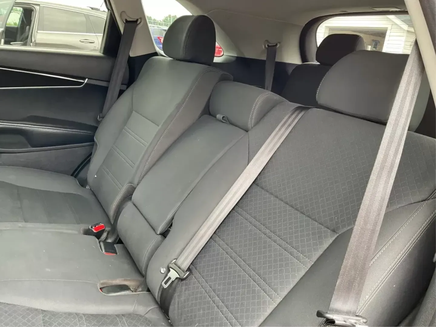 2020 Kia Sorento 2.4L LX (5XYPGDA38LG) with an 2.4L I-4 gasoline direct injection engine, located at 4508 South Dixie Dr, Moraine, OH, 45439, (937) 908-9800, 39.689976, -84.218452 - **Discover Your Next Adventure with the 2020 Kia Sorento at Advantage Car and Credit!**<br /> <br /> Are you ready to elevate your family outings or embark on thrilling weekend adventures? Look no further than this stunning 2020 Kia Sorento, now available at **Advantage Car and Credit** in Fairborn, - Photo#8