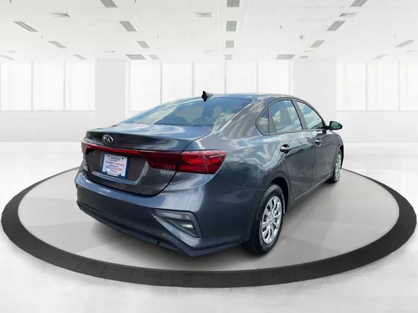 2021 Kia Forte FE (3KPF24AD5ME) with an 2L I-4 DOHC engine, located at 1184 Kauffman Ave, Fairborn, OH, 45324, (937) 908-9800, 39.807072, -84.030914 - 2021 Kia Forte FE - Photo#2
