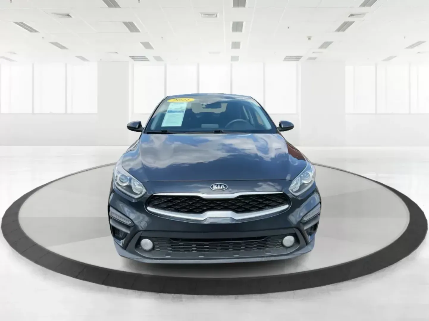 2021 Kia Forte FE (3KPF24AD5ME) with an 2L I-4 DOHC engine, located at 1184 Kauffman Ave, Fairborn, OH, 45324, (937) 908-9800, 39.807072, -84.030914 - 2021 Kia Forte FE - Photo#6