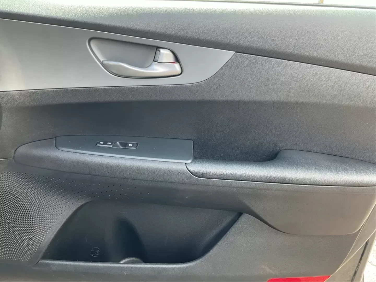 2021 Kia Forte FE (3KPF24AD5ME) with an 2L I-4 DOHC engine, located at 1184 Kauffman Ave, Fairborn, OH, 45324, (937) 908-9800, 39.807072, -84.030914 - 2021 Kia Forte FE - Photo#17