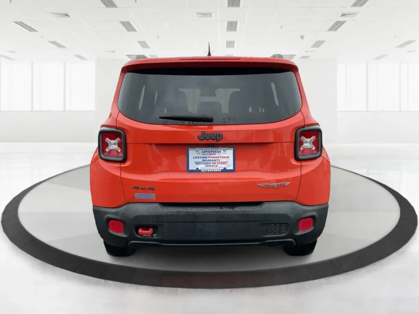 2016 Jeep Renegade Trailhawk (ZACCJBCT1GP) with an Tigershark MultiAir 2.4L I-4 variable valve contro engine, located at 4508 South Dixie Dr, Moraine, OH, 45439, (937) 908-9800, 39.689976, -84.218452 - Embrace adventure and elevate your daily routine with this 2016 Jeep Renegade Trailhawk, a versatile Crossover designed for both urban commuting and weekend escapades. Ideal for budget-conscious buyers, this vehicle combines rugged capability with modern technology, making it perfect for growing fam - Photo#3