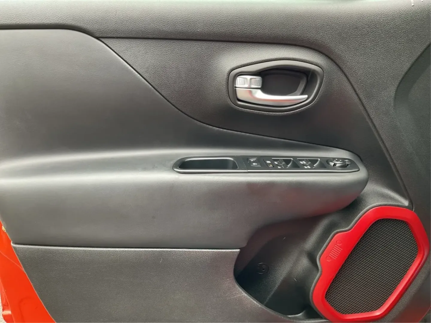 2016 Jeep Renegade Trailhawk (ZACCJBCT1GP) with an Tigershark MultiAir 2.4L I-4 variable valve contro engine, located at 4508 South Dixie Dr, Moraine, OH, 45439, (937) 908-9800, 39.689976, -84.218452 - Embrace adventure and elevate your daily routine with this 2016 Jeep Renegade Trailhawk, a versatile Crossover designed for both urban commuting and weekend escapades. Ideal for budget-conscious buyers, this vehicle combines rugged capability with modern technology, making it perfect for growing fam - Photo#18