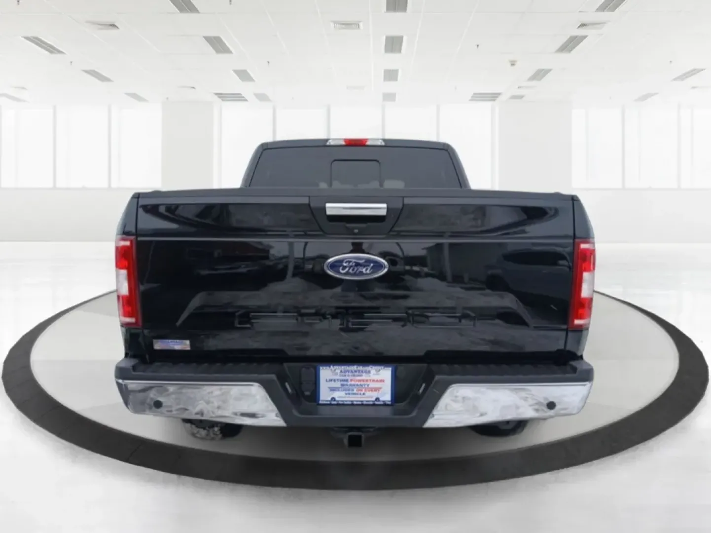 2018 Ford F-150 XLT SuperCrew 5.5-ft. Bed 4WD (1FTEW1E52JF) with an 5.0L V8 OHV 32V engine, 6-Speed Automatic transmission, located at 1230 East Main St, Xenia, OH, 45385, (937) 908-9800, 39.688026, -83.910172 - Are you ready to elevate your daily commute or weekend adventures? Look no further than this striking 2018 Ford F-150 XLT SuperCrew located at Advantage Car and Credit in Fairborn, OH. Whether you're carting the kids to practice, hauling materials for your next DIY project, or exploring the great ou - Photo#3