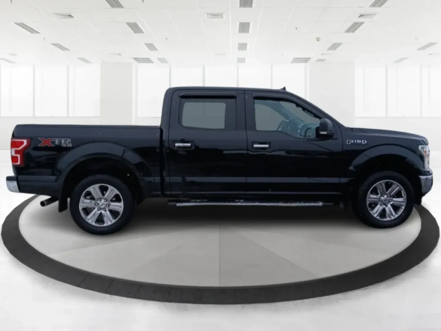2018 Ford F-150 XLT SuperCrew 5.5-ft. Bed 4WD (1FTEW1E52JF) with an 5.0L V8 OHV 32V engine, 6-Speed Automatic transmission, located at 1099 N County Rd 25A , Troy, OH, 45373, (937) 908-9800, 40.057079, -84.212883 - Are you ready to elevate your daily commute or weekend adventures? Look no further than this striking 2018 Ford F-150 XLT SuperCrew located at Advantage Car and Credit in Fairborn, OH. Whether you're carting the kids to practice, hauling materials for your next DIY project, or exploring the great ou - Photo#1
