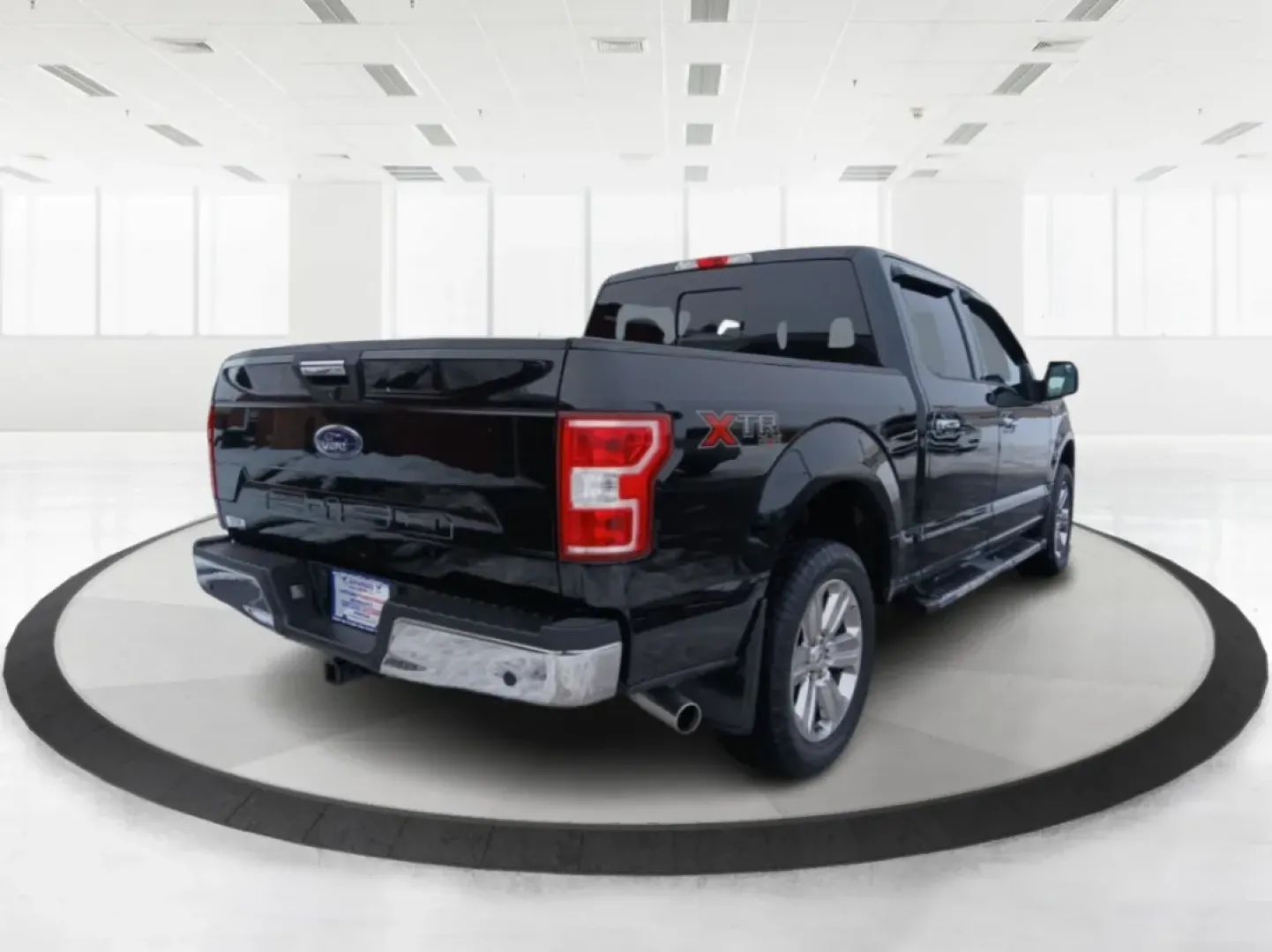 2018 Ford F-150 XLT SuperCrew 5.5-ft. Bed 4WD (1FTEW1E52JF) with an 5.0L V8 OHV 32V engine, 6-Speed Automatic transmission, located at 1099 N County Rd 25A , Troy, OH, 45373, (937) 908-9800, 40.057079, -84.212883 - Are you ready to elevate your daily commute or weekend adventures? Look no further than this striking 2018 Ford F-150 XLT SuperCrew located at Advantage Car and Credit in Fairborn, OH. Whether you're carting the kids to practice, hauling materials for your next DIY project, or exploring the great ou - Photo#2