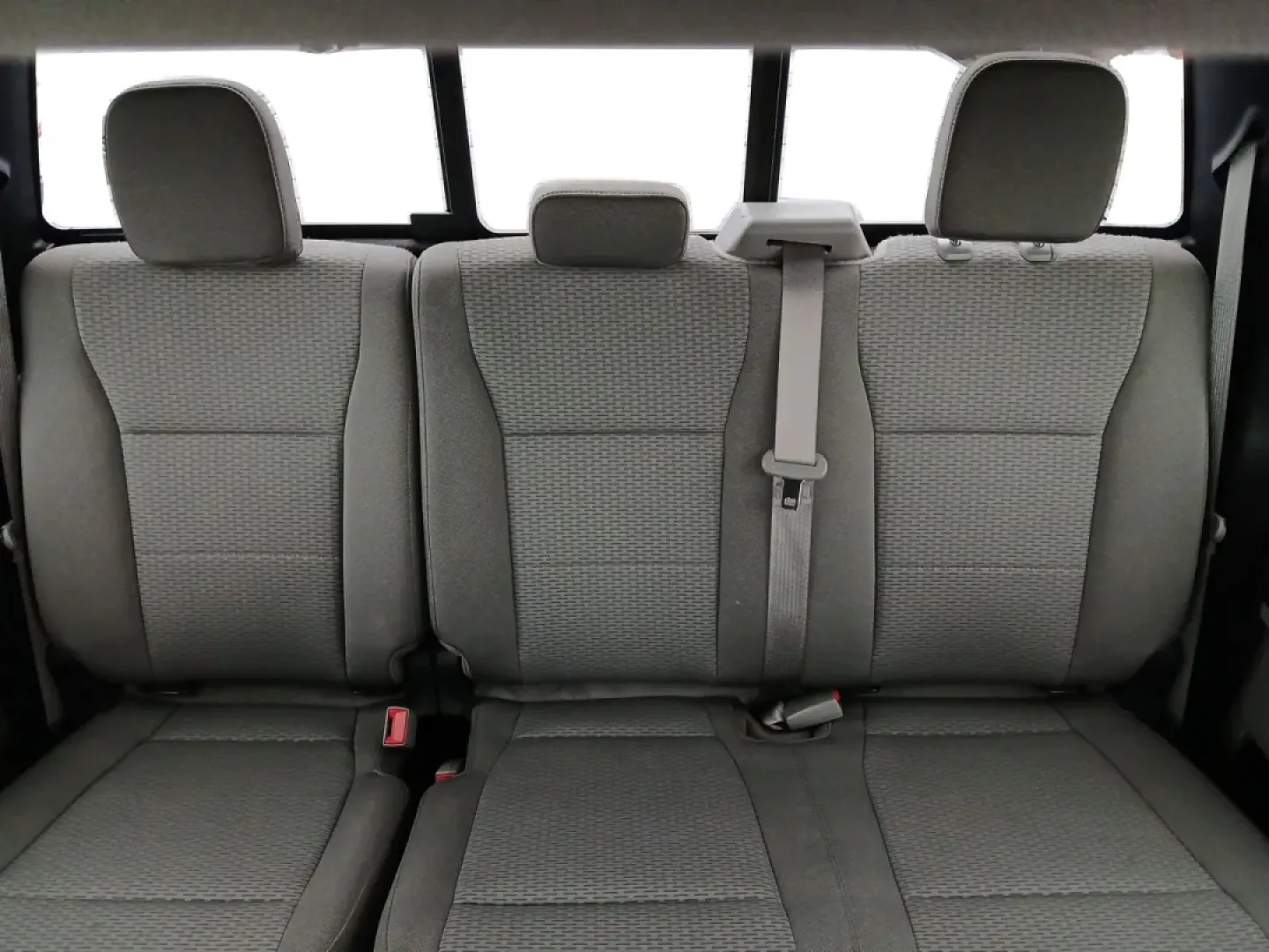 2018 Ford F-150 XLT SuperCrew 5.5-ft. Bed 4WD (1FTEW1E52JF) with an 5.0L V8 OHV 32V engine, 6-Speed Automatic transmission, located at 1099 N County Rd 25A , Troy, OH, 45373, (937) 908-9800, 40.057079, -84.212883 - Are you ready to elevate your daily commute or weekend adventures? Look no further than this striking 2018 Ford F-150 XLT SuperCrew located at Advantage Car and Credit in Fairborn, OH. Whether you're carting the kids to practice, hauling materials for your next DIY project, or exploring the great ou - Photo#13