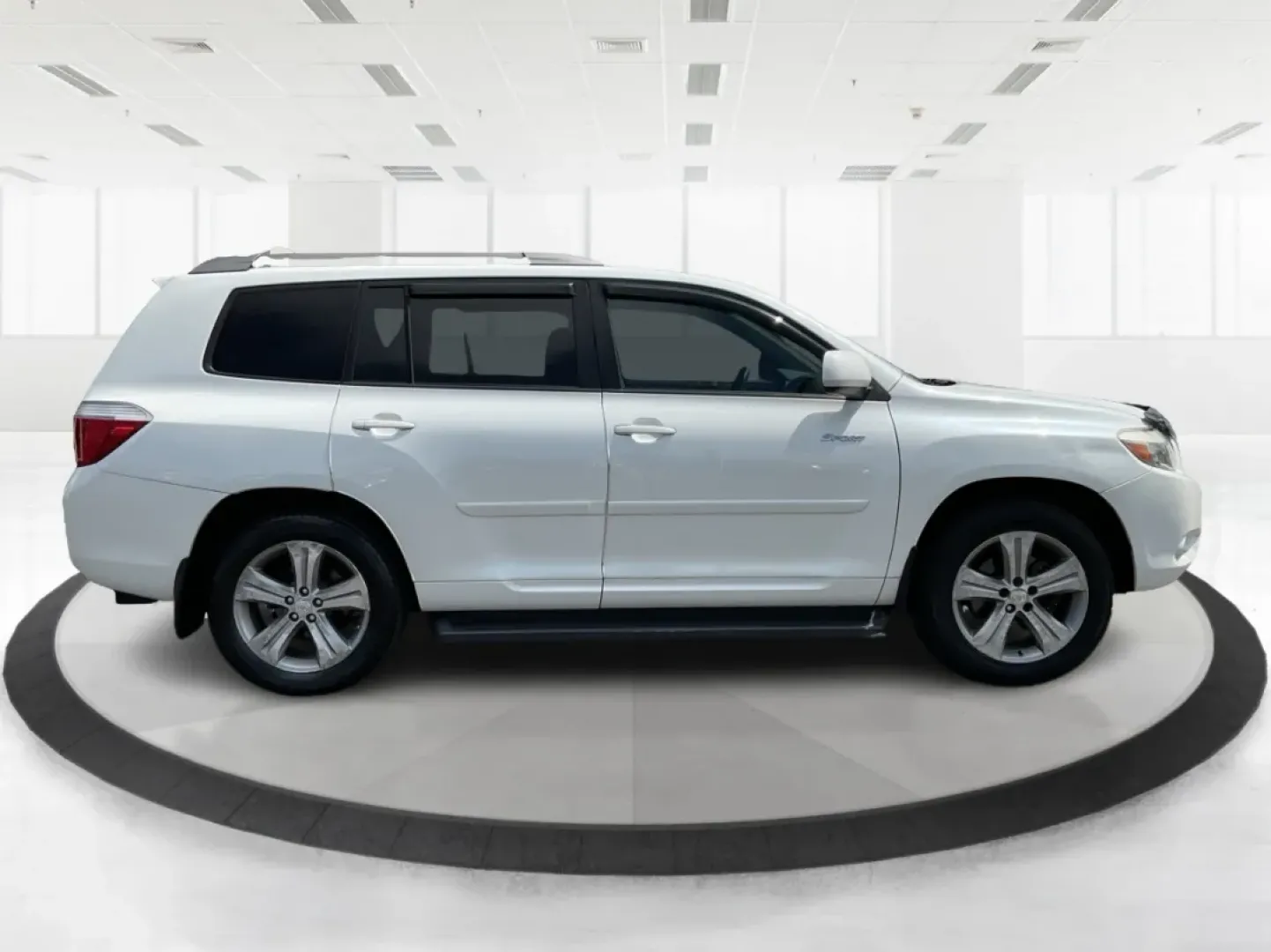 2008 Toyota Highlander Sport (JTEES43A082) with an 3.5L V-6 DOHC engine, located at 1184 Kauffman Ave, Fairborn, OH, 45324, (937) 908-9800, 39.807072, -84.030914 - ### Discover Your Next Adventure with the 2008 Toyota Highlander Sport<br /> <br /> Are you ready to elevate your family outings or weekend getaways? The 2008 Toyota Highlander Sport is the perfect companion for those who seek both comfort and capability. This SUV is designed to accommodate growing - Photo#1