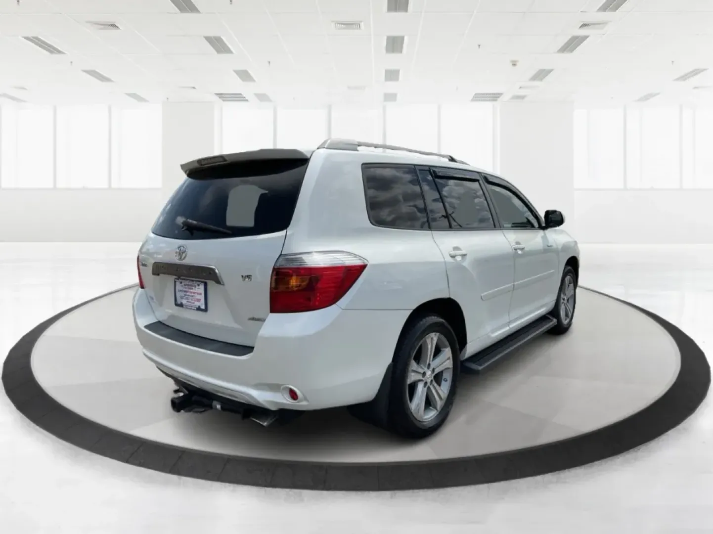 2008 Toyota Highlander Sport (JTEES43A082) with an 3.5L V-6 DOHC engine, located at 1184 Kauffman Ave, Fairborn, OH, 45324, (937) 908-9800, 39.807072, -84.030914 - ### Discover Your Next Adventure with the 2008 Toyota Highlander Sport<br /> <br /> Are you ready to elevate your family outings or weekend getaways? The 2008 Toyota Highlander Sport is the perfect companion for those who seek both comfort and capability. This SUV is designed to accommodate growing - Photo#2