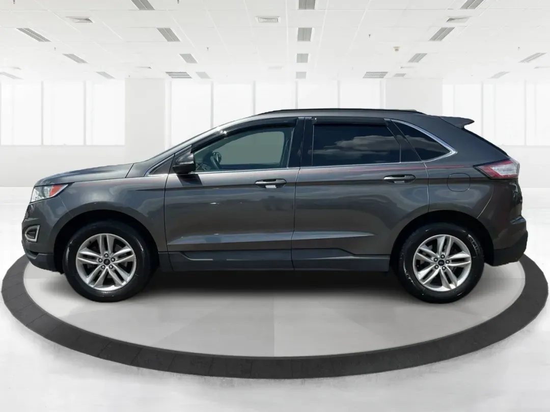 2016 Ford Edge SEL (2FMPK3J91GB) with an 3.5L V-6 DOHC engine, located at 4508 South Dixie Dr, Moraine, OH, 45439, (937) 908-9800, 39.689976, -84.218452 - 2016 Ford Edge SEL - Photo#5