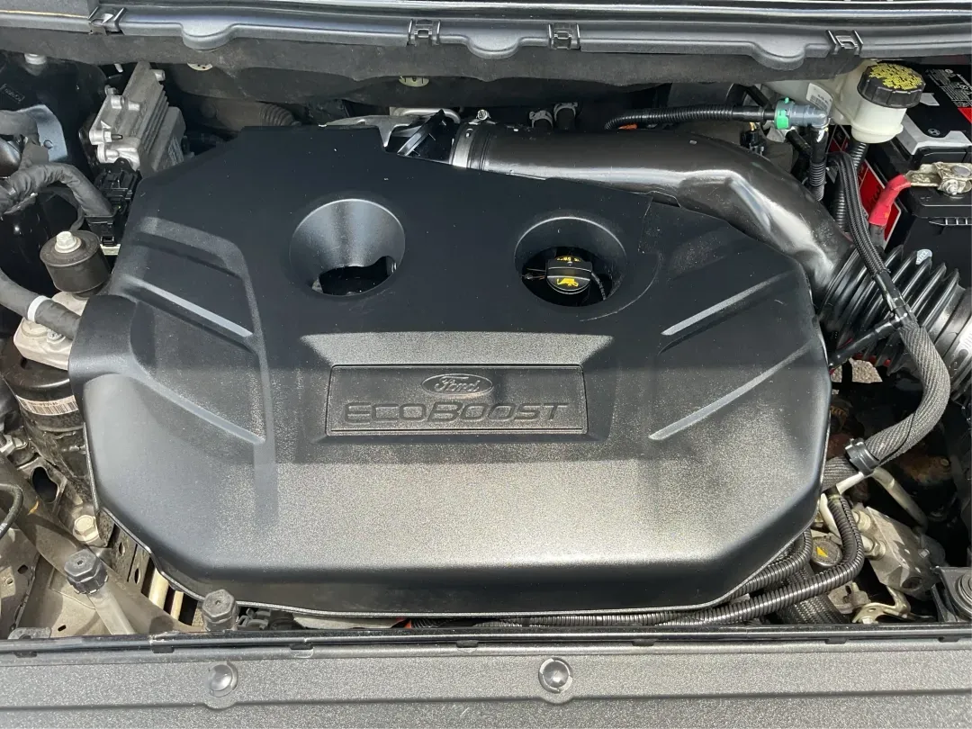 2016 Ford Edge SEL (2FMPK3J91GB) with an 3.5L V-6 DOHC engine, located at 4508 South Dixie Dr, Moraine, OH, 45439, (937) 908-9800, 39.689976, -84.218452 - 2016 Ford Edge SEL - Photo#11