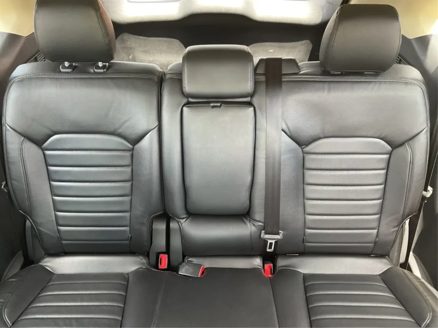 2016 Ford Edge SEL (2FMPK3J91GB) with an 3.5L V-6 DOHC engine, located at 4508 South Dixie Dr, Moraine, OH, 45439, (937) 908-9800, 39.689976, -84.218452 - **Experience the Road Ahead with the 2016 Ford Edge SEL - Your Adventure Awaits!**<br /> <br /> Are you ready for your next road trip or family outing? The 2016 Ford Edge SEL is not just a car; it's a versatile SUV that caters to your lifestyle needs, making it the perfect companion for growing fami - Photo#14