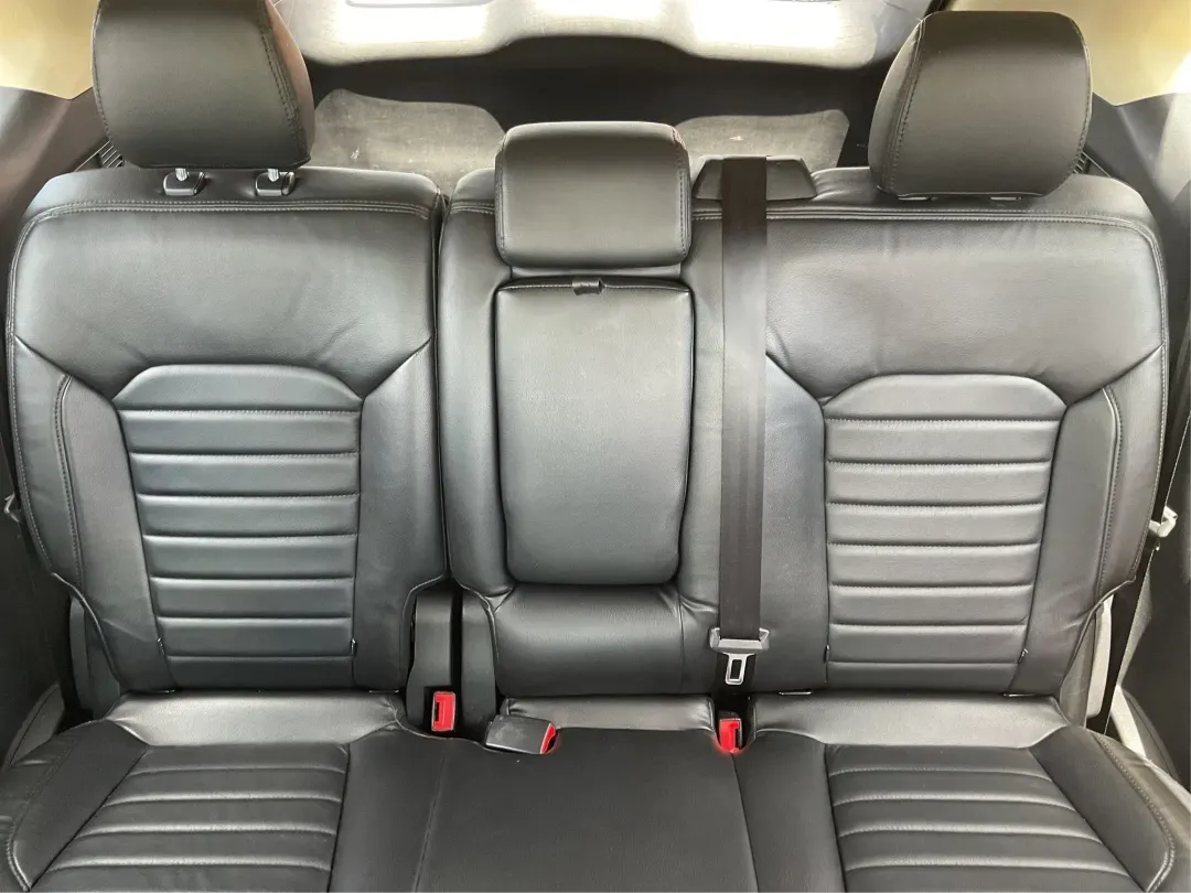 2016 Ford Edge SEL (2FMPK3J91GB) with an 3.5L V-6 DOHC engine, located at 4508 South Dixie Dr, Moraine, OH, 45439, (937) 908-9800, 39.689976, -84.218452 - 2016 Ford Edge SEL - Photo#14