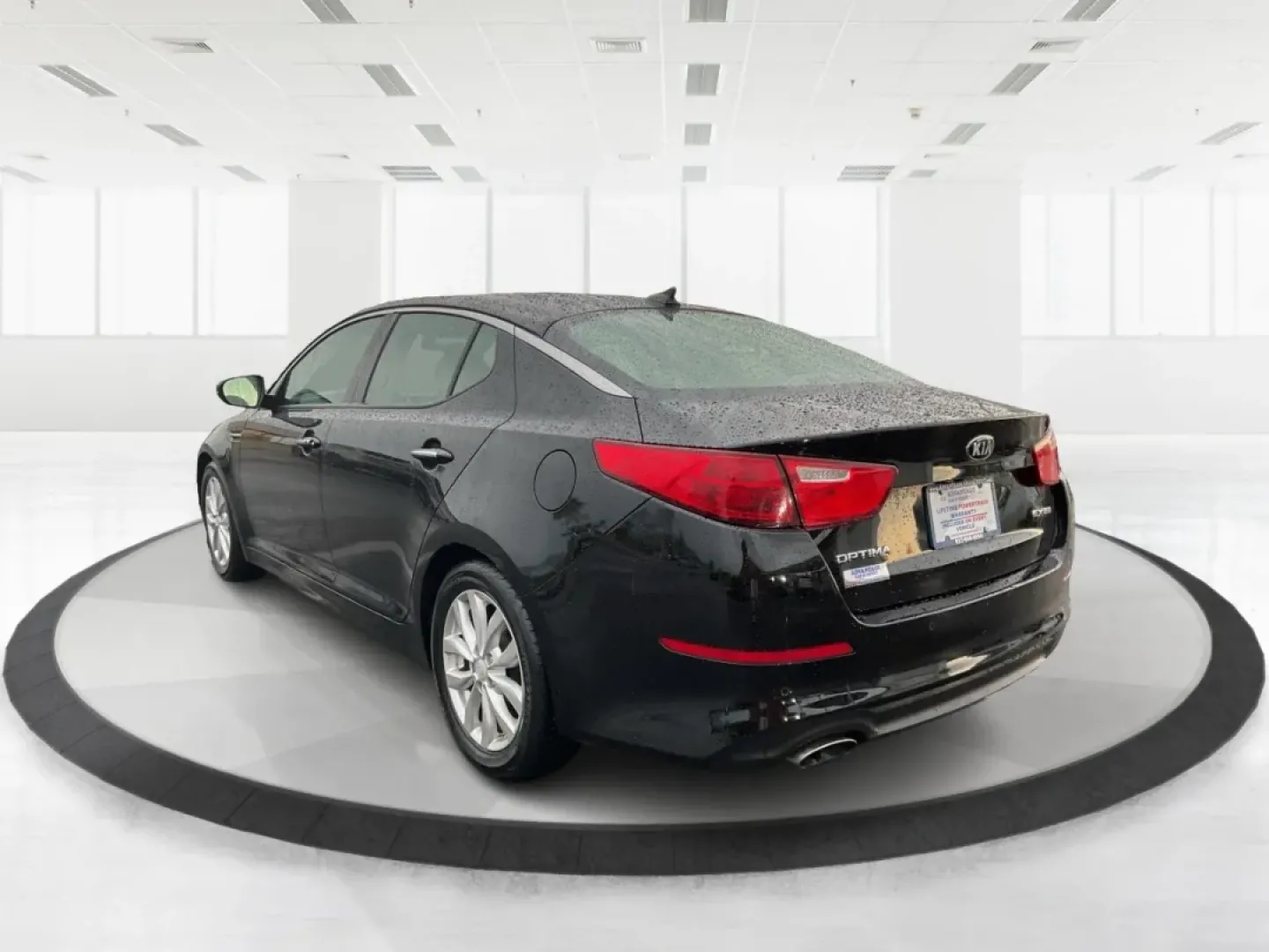 2015 Kia Optima EX (5XXGN4A76FG) with an Theta II 2.4L I-4 gasoline direct injection engine, located at 401 Woodman Dr, Riverside, OH, 45431, (937) 908-9800, 39.760899, -84.123421 - **Elevate Your Daily Commute with the 2015 Kia Optima EX** <br /> <br /> Imagine transforming your daily drive into an experience of comfort and style. Whether you're navigating the bustling streets of Fairborn or embarking on a weekend getaway, the 2015 Kia Optima EX is designed to enhance your li - Photo#4