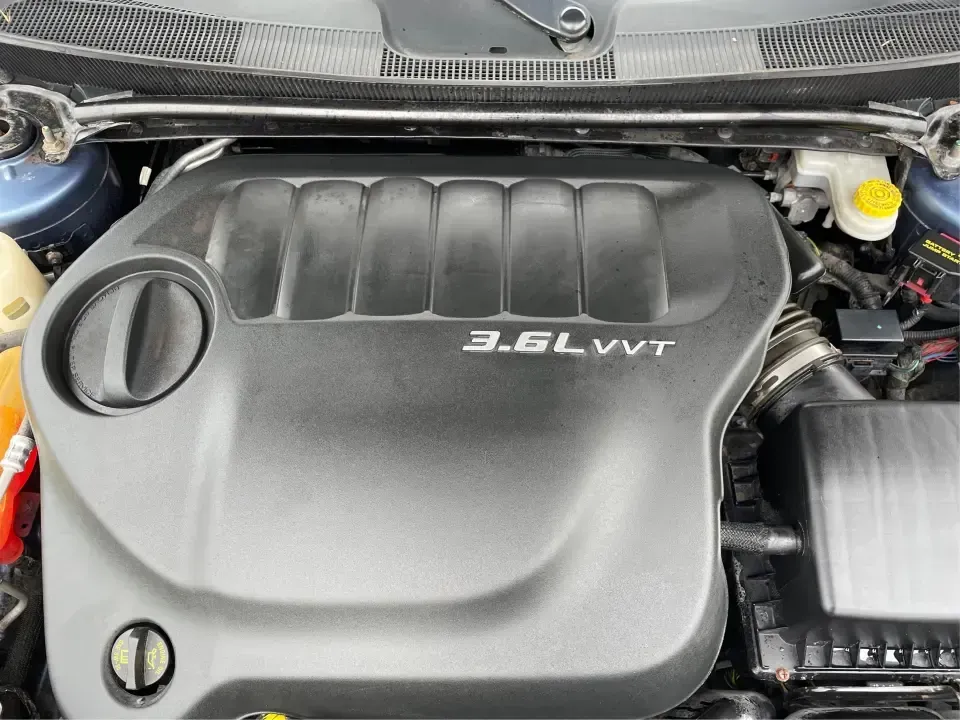 2011 Chrysler 200 Touring (1C3BC1FG5BN) with an 3.6L V6 DOHC 24V engine, 6-Speed Automatic transmission, located at 1099 N County Rd 25A , Troy, OH, 45373, (937) 908-9800, 40.057079, -84.212883 - **Discover Your Perfect Sedan for Everyday Adventures at Advantage Car and Credit in Fairborn, OH**<br /> <br /> Are you on the hunt for a reliable sedan that fits effortlessly into your everyday life? Look no further! At Advantage Car and Credit, located at 1184 Kauffman Ave, Fairborn, OH 45324, we - Photo#11