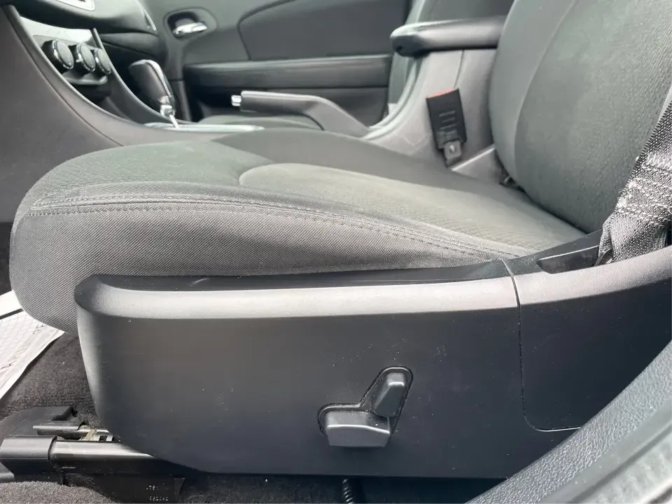 2011 Chrysler 200 Touring (1C3BC1FG5BN) with an 3.6L V6 DOHC 24V engine, 6-Speed Automatic transmission, located at 1951 S Dayton Lakeview Rd., New Carlisle, OH, 45344, (937) 908-9800, 39.890999, -84.050255 - **Discover Your Perfect Sedan for Everyday Adventures at Advantage Car and Credit in Fairborn, OH**<br /> <br /> Are you on the hunt for a reliable sedan that fits effortlessly into your everyday life? Look no further! At Advantage Car and Credit, located at 1184 Kauffman Ave, Fairborn, OH 45324, we - Photo#17