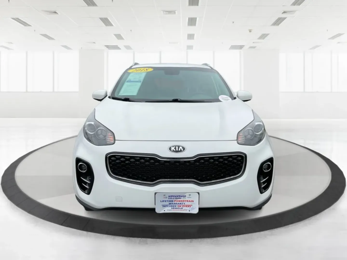 2018 Kia Sportage LX (KNDPMCACXJ7) with an Theta II 2.4L I-4 gasoline direct injection engine, located at 1230 East Main St, Xenia, OH, 45385, (937) 908-9800, 39.688026, -83.910172 - **Discover Your Next Adventure with the 2018 Kia Sportage LX at Advantage Car and Credit!**<br /> <br /> Are you searching for the perfect vehicle that can seamlessly transition from daily commutes to weekend getaways? Look no further than this stunning 2018 Kia Sportage LX, available now at Advanta - Photo#5