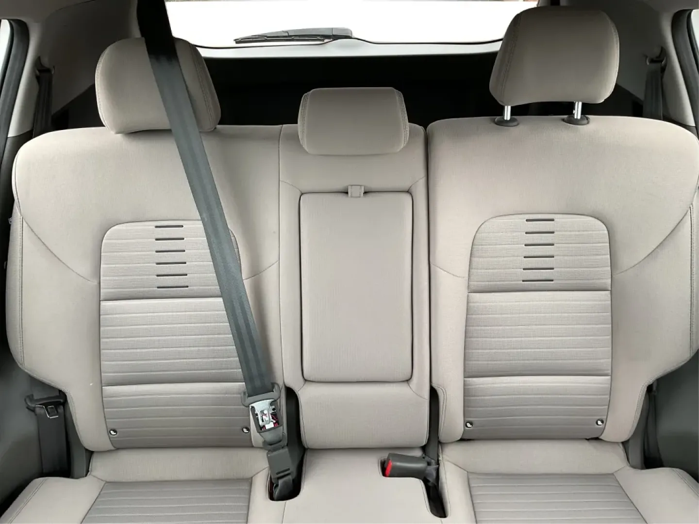 2018 Kia Sportage LX (KNDPMCACXJ7) with an Theta II 2.4L I-4 gasoline direct injection engine, located at 1230 East Main St, Xenia, OH, 45385, (937) 908-9800, 39.688026, -83.910172 - **Discover Your Next Adventure with the 2018 Kia Sportage LX at Advantage Car and Credit!**<br /> <br /> Are you searching for the perfect vehicle that can seamlessly transition from daily commutes to weekend getaways? Look no further than this stunning 2018 Kia Sportage LX, available now at Advanta - Photo#13