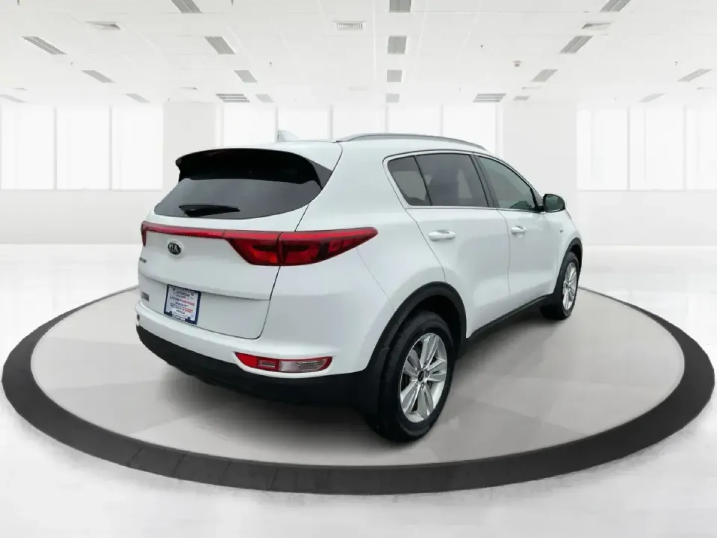 2018 Kia Sportage LX (KNDPMCACXJ7) with an Theta II 2.4L I-4 gasoline direct injection engine, 6A transmission, located at 1099 N County Rd 25A , Troy, OH, 45373, (937) 908-9800, 40.057079, -84.212883 - **Discover Your Next Adventure with the 2018 Kia Sportage LX at Advantage Car and Credit!**<br /> <br /> Are you searching for the perfect vehicle that can seamlessly transition from daily commutes to weekend getaways? Look no further than this stunning 2018 Kia Sportage LX, available now at Advanta - Photo#1