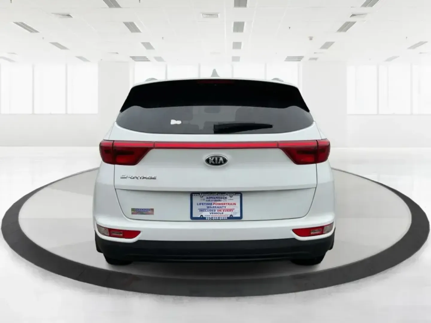 2018 Kia Sportage LX (KNDPMCACXJ7) with an Theta II 2.4L I-4 gasoline direct injection engine, 6A transmission, located at 1099 N County Rd 25A , Troy, OH, 45373, (937) 908-9800, 40.057079, -84.212883 - **Discover Your Next Adventure with the 2018 Kia Sportage LX at Advantage Car and Credit!**<br /> <br /> Are you searching for the perfect vehicle that can seamlessly transition from daily commutes to weekend getaways? Look no further than this stunning 2018 Kia Sportage LX, available now at Advanta - Photo#2