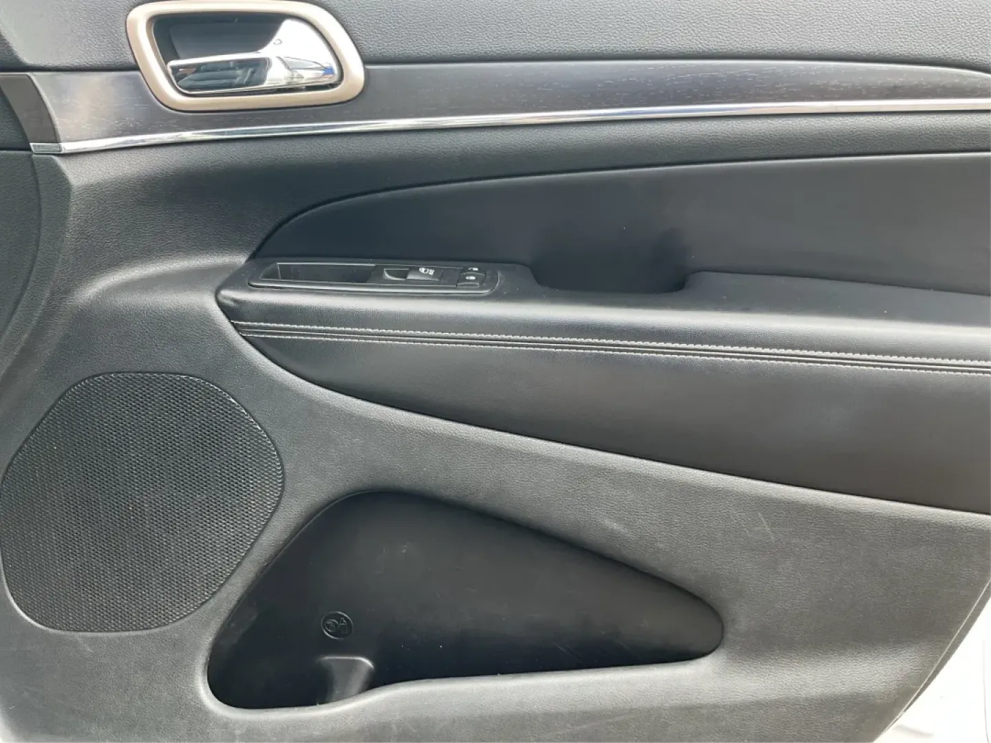 2014 Jeep Grand Cherokee Limited (1C4RJFBGXEC) with an Other engine, located at 1099 N County Rd 25A , Troy, OH, 45373, (937) 908-9800, 40.057079, -84.212883 - **Adventure Awaits: 2014 Jeep Grand Cherokee Limited Perfect for Your Next Family Road Trip!**<br /> <br /> Are you ready to embark on your next adventure? The 2014 Jeep Grand Cherokee Limited is here to elevate your driving experience, whether you're navigating the bustling streets of Fairborn, OH - Photo#20
