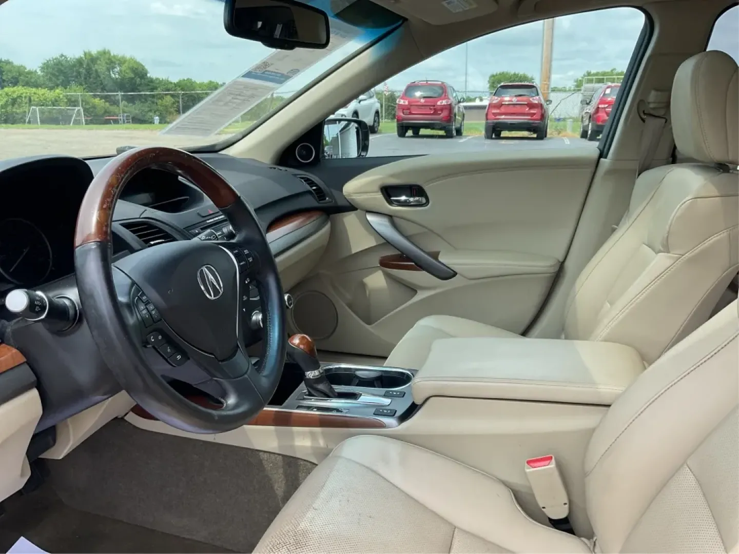 2014 Acura RDX Base (5J8TB3H39EL) with an Other engine, located at 1230 East Main St, Xenia, OH, 45385, (937) 908-9800, 39.688026, -83.910172 - Unleash the perfect blend of comfort and versatility with the 2014 Acura RDX, a crossover that caters to both your daily grind and weekend adventures. Whether you're a growing family seeking spaciousness, a commuter looking for reliability, or a weekend warrior ready for road trips, this vehicle has - Photo#9