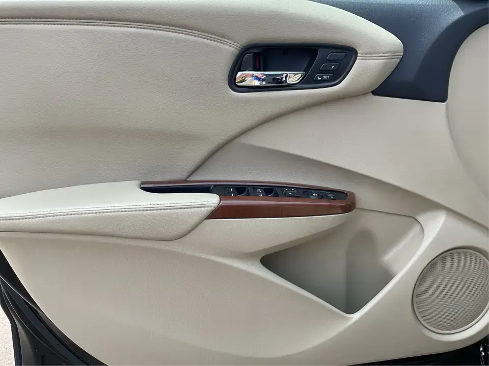 2014 Acura RDX Base (5J8TB3H39EL) with an 2.3L L4 DOHC 16V engine, 6-Speed Automatic transmission, located at 880 E. National Road, Vandalia, OH, 45377, (937) 908-9800, 39.891918, -84.183594 - Unleash the perfect blend of comfort and versatility with the 2014 Acura RDX, a crossover that caters to both your daily grind and weekend adventures. Whether you're a growing family seeking spaciousness, a commuter looking for reliability, or a weekend warrior ready for road trips, this vehicle has - Photo#18