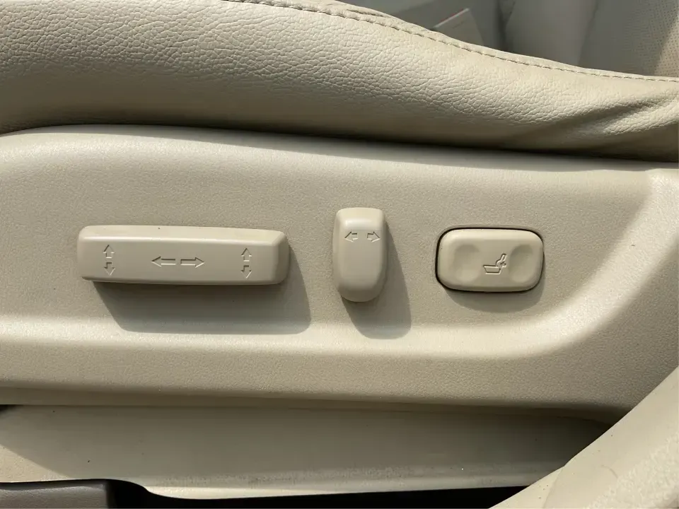 2014 Acura RDX Base (5J8TB3H39EL) with an 2.3L L4 DOHC 16V engine, 6-Speed Automatic transmission, located at 401 Woodman Dr, Riverside, OH, 45431, (937) 908-9800, 39.760899, -84.123421 - Unleash the perfect blend of comfort and versatility with the 2014 Acura RDX, a crossover that caters to both your daily grind and weekend adventures. Whether you're a growing family seeking spaciousness, a commuter looking for reliability, or a weekend warrior ready for road trips, this vehicle has - Photo#17