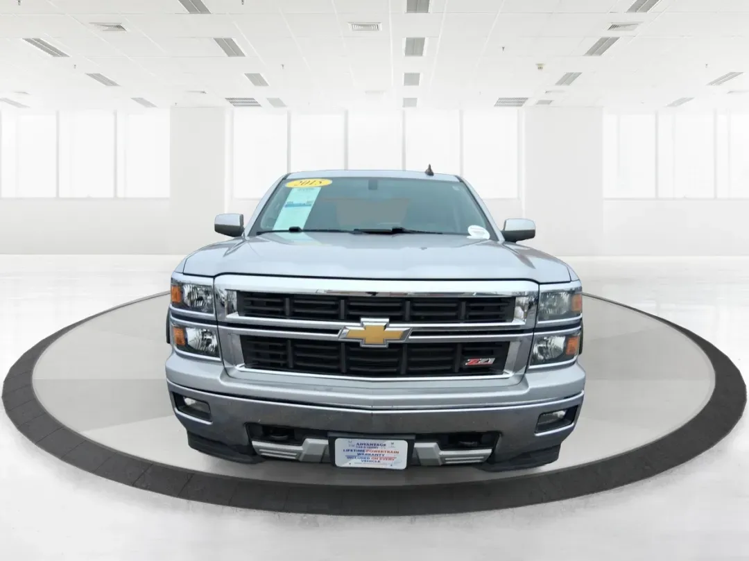 2015 Silver Chevrolet Silverado 1500 LT Double Cab 4WD (1GCVKREC6FZ) with an 5.3L V8 OHV 16V engine, 6-Speed Automatic transmission, located at 1951 S Dayton Lakeview Rd., New Carlisle, OH, 45344, (937) 908-9800, 39.890999, -84.050255 - Picture your next weekend: you've got a project list to tackle, a trailer to hook up, and a quick escape planned after work-maybe a run out toward Springfield or a backroad cruise near the Mad River. If you need a truck that fits real life in Clark County, this **2015 Chevrolet Silverado 1500 LT Dou - Photo#7