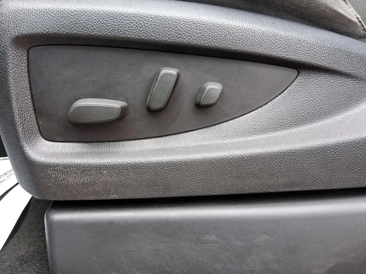 2015 Silver Chevrolet Silverado 1500 LT Double Cab 4WD (1GCVKREC6FZ) with an 5.3L V8 OHV 16V engine, 6-Speed Automatic transmission, located at 1951 S Dayton Lakeview Rd., New Carlisle, OH, 45344, (937) 908-9800, 39.890999, -84.050255 - Picture your next weekend: you've got a project list to tackle, a trailer to hook up, and a quick escape planned after work-maybe a run out toward Springfield or a backroad cruise near the Mad River. If you need a truck that fits real life in Clark County, this **2015 Chevrolet Silverado 1500 LT Dou - Photo#17