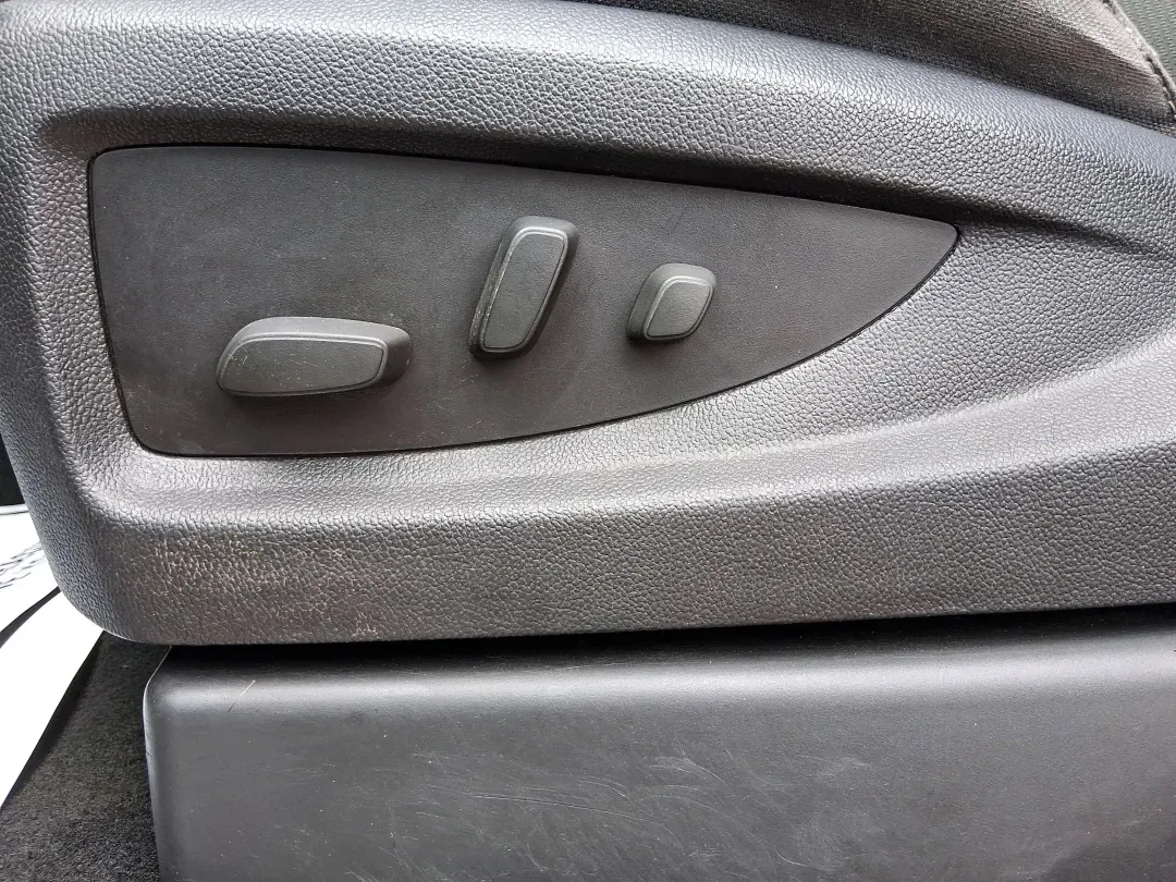 2015 Silver Chevrolet Silverado 1500 LT Double Cab 4WD (1GCVKREC6FZ) with an 5.3L V8 OHV 16V engine, 6-Speed Automatic transmission, located at 1951 S Dayton Lakeview Rd., New Carlisle, OH, 45344, (937) 908-9800, 39.890999, -84.050255 - Picture your next weekend: you've got a project list to tackle, a trailer to hook up, and a quick escape planned after work-maybe a run out toward Springfield or a backroad cruise near the Mad River. If you need a truck that fits real life in Clark County, this **2015 Chevrolet Silverado 1500 LT Dou - Photo#17