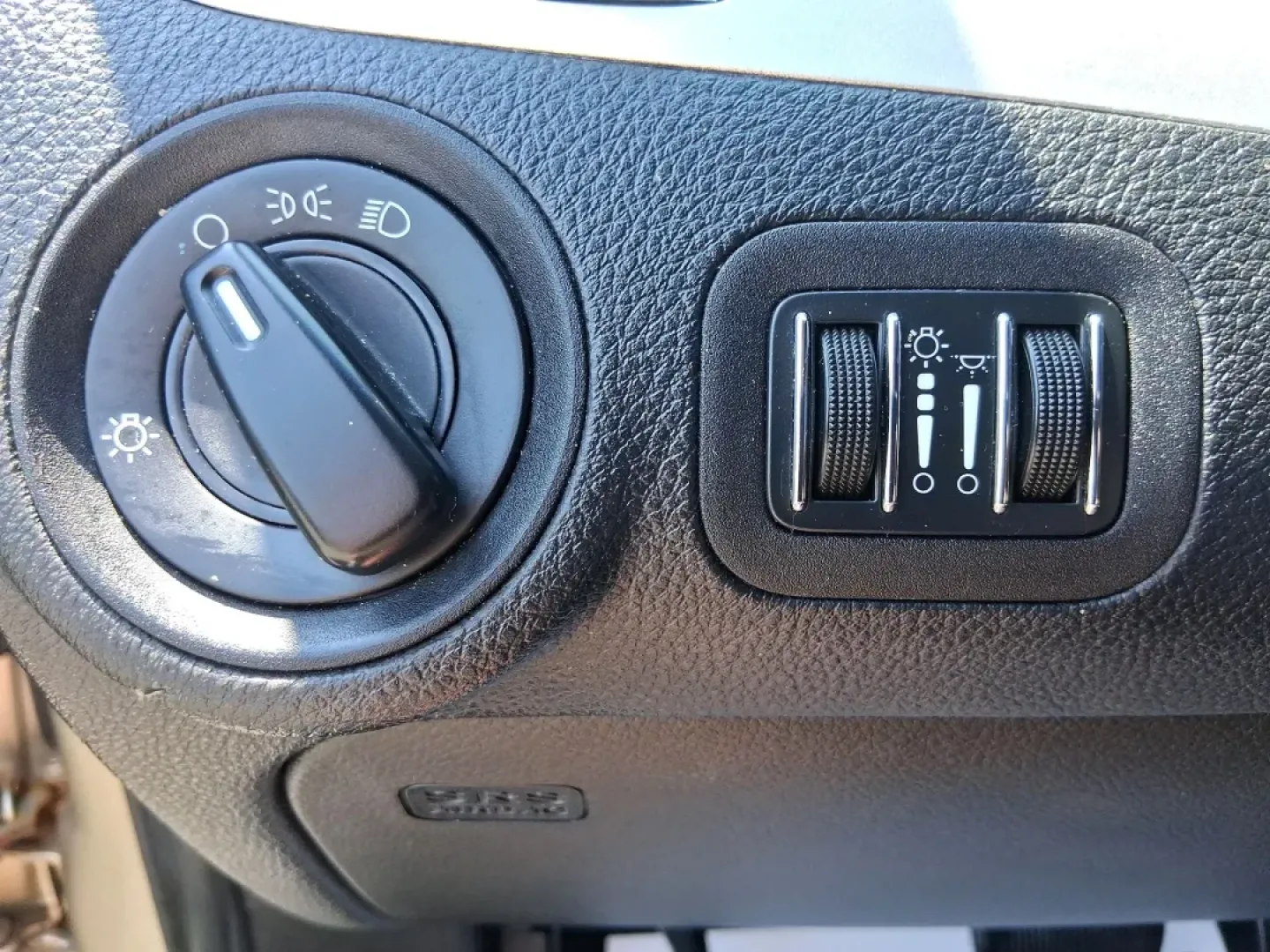 2011 White Gold Dodge Journey Mainstreet (3D4PG1FG9BT) with an 3.6L V6 DOHC 24V engine, 6-Speed Automatic transmission, located at 4508 South Dixie Dr, Moraine, OH, 45439, (937) 908-9800, 39.689976, -84.218452 - Are you in search of a versatile SUV that fits seamlessly into your active lifestyle? Look no further than this 2011 Dodge Journey Mainstreet, available now at Advantage Car and Credit - Moraine, located at 4508 South Dixie Dr, Moraine, OH 45439. This spacious and well-equipped SUV is not just a veh - Photo#17