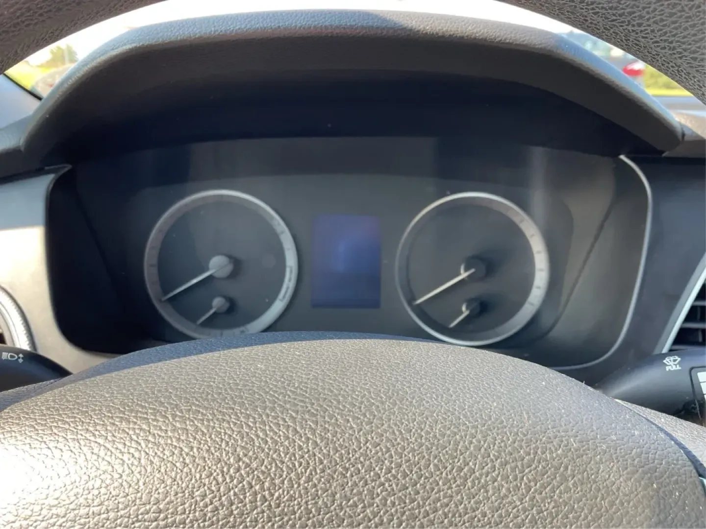 2015 Hyundai Sonata SE (5NPE24AFXFH) with an 2.4L I-4 gasoline direct injection engine, located at 1099 N County Rd 25A , Troy, OH, 45373, (937) 908-9800, 40.057079, -84.212883 - Discover the perfect balance of style, comfort, and reliability with the 2015 Hyundai Sonata SE, available now at Advantage Car and Credit in Fairborn, OH. Whether you're commuting to work, running errands in the nearby neighborhoods of Wright-Patterson Air Force Base, or heading out for a weekend a - Photo#15