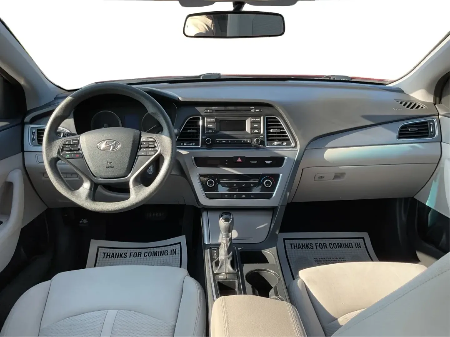 2015 Hyundai Sonata SE (5NPE24AFXFH) with an 2.4L I-4 gasoline direct injection engine, located at 1099 N County Rd 25A , Troy, OH, 45373, (937) 908-9800, 40.057079, -84.212883 - Discover the perfect balance of style, comfort, and reliability with the 2015 Hyundai Sonata SE, available now at Advantage Car and Credit in Fairborn, OH. Whether you're commuting to work, running errands in the nearby neighborhoods of Wright-Patterson Air Force Base, or heading out for a weekend a - Photo#19