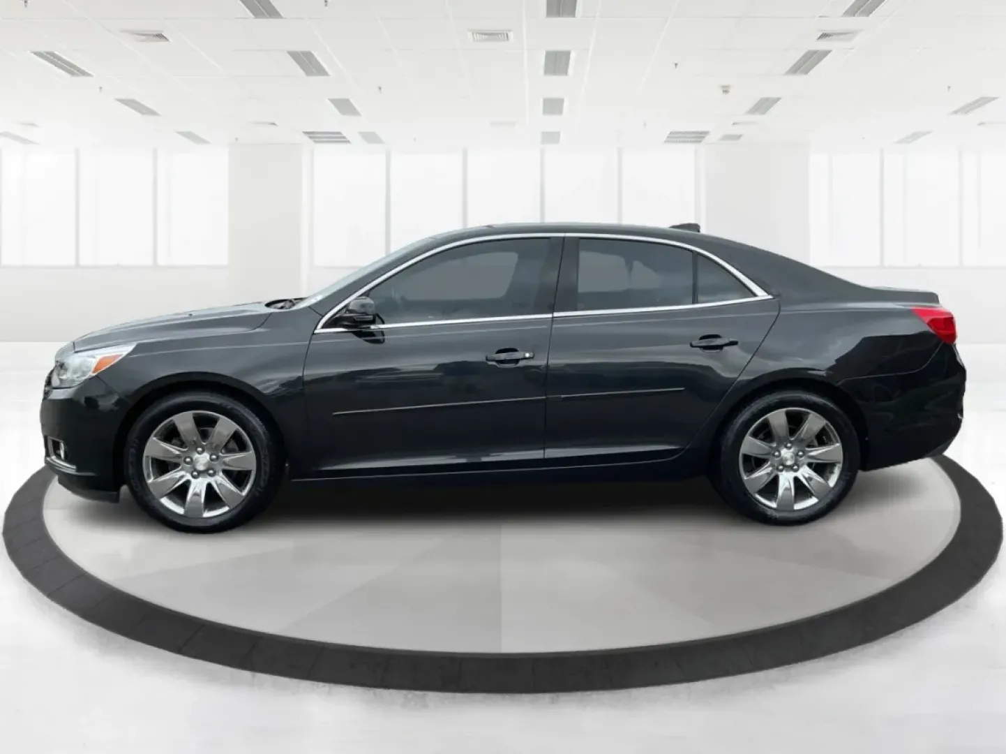 2015 Chevrolet Malibu 2LT (1G11D5SL9FF) with an ECOTEC 2.5L I-4 gasoline direct injection engine, located at 1099 N County Rd 25A , Troy, OH, 45373, (937) 908-9800, 40.057079, -84.212883 - Discover the perfect blend of style, performance, and affordability with the 2015 Chevrolet Malibu 2LT, available now at Advantage Car and Credit in Fairborn, OH. Whether you're commuting to work, ferrying the kids to school, or planning weekend getaways, this reliable sedan is designed to enhance y - Photo#5