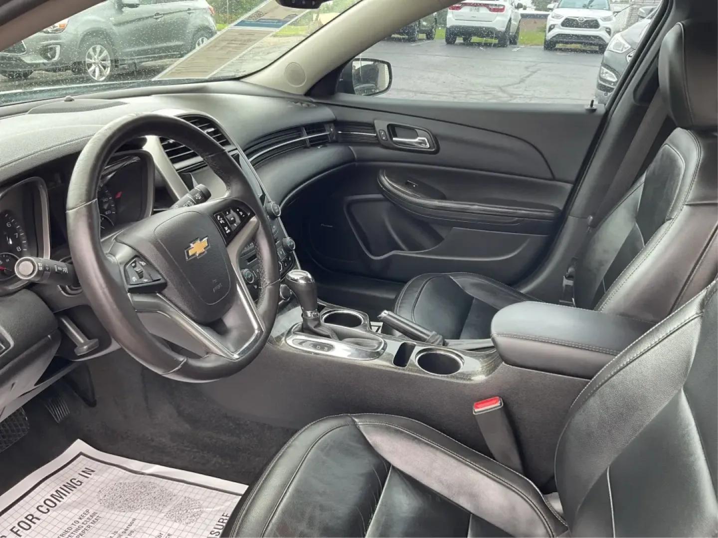 2015 Chevrolet Malibu 2LT (1G11D5SL9FF) with an ECOTEC 2.5L I-4 gasoline direct injection engine, located at 1099 N County Rd 25A , Troy, OH, 45373, (937) 908-9800, 40.057079, -84.212883 - Discover the perfect blend of style, performance, and affordability with the 2015 Chevrolet Malibu 2LT, available now at Advantage Car and Credit in Fairborn, OH. Whether you're commuting to work, ferrying the kids to school, or planning weekend getaways, this reliable sedan is designed to enhance y - Photo#9