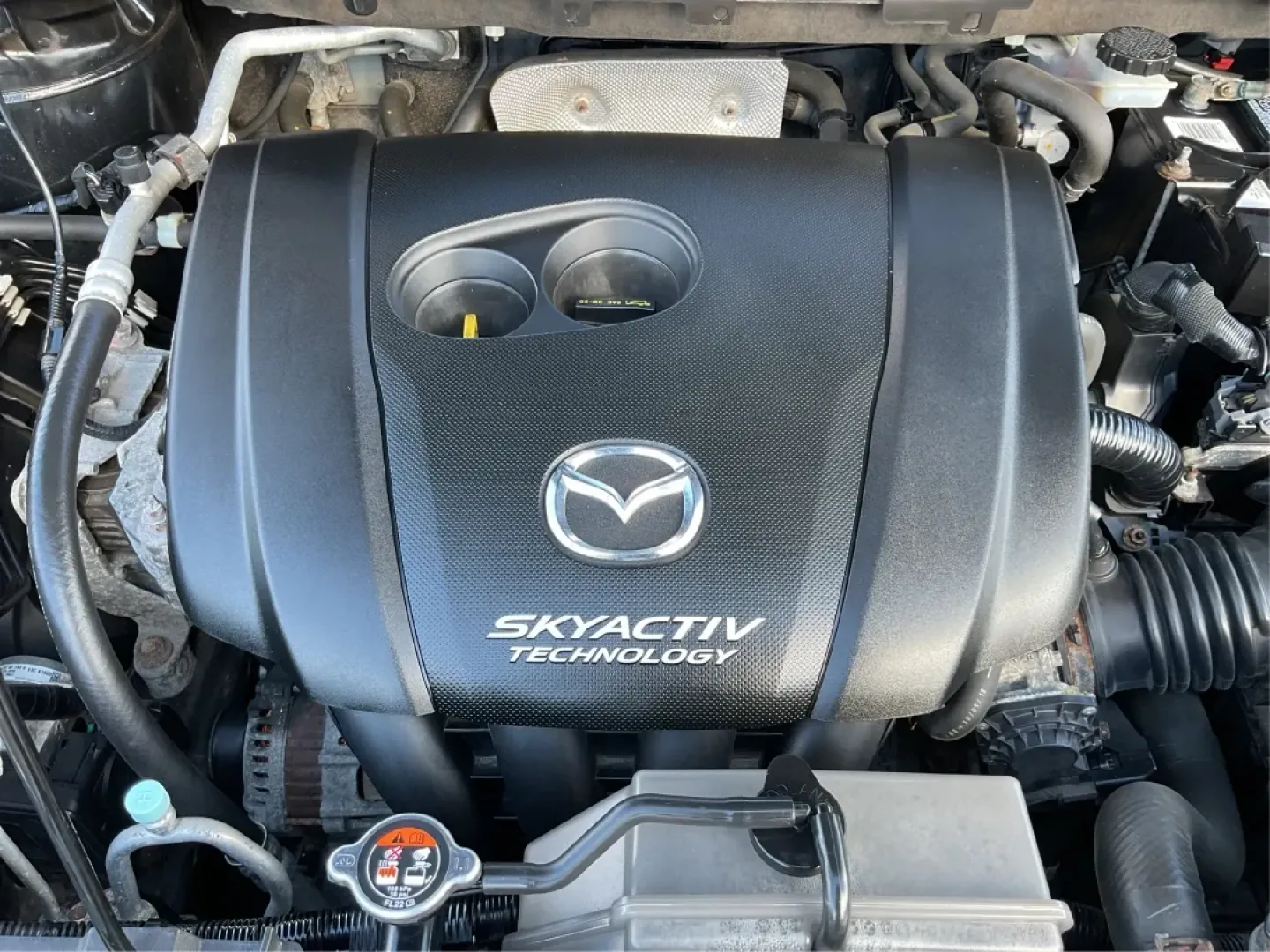 2014 Jet Black Mica Mazda CX-5 Touring AWD (JM3KE4CY2E0) with an 2.5L L4 DOHC 16V engine, 6-Speed Automatic transmission, located at 1099 N County Rd 25A , Troy, OH, 45373, (937) 908-9800, 40.057079, -84.212883 - **Explore the Open Road in the 2014 Mazda CX-5 Touring AWD from Advantage Car and Credit - Troy!**<br /> <br /> Are you ready to elevate your driving experience? Whether you're a growing family seeking a reliable SUV for weekend adventures, a commuter looking for comfort on long drives, or a budget- - Photo#11