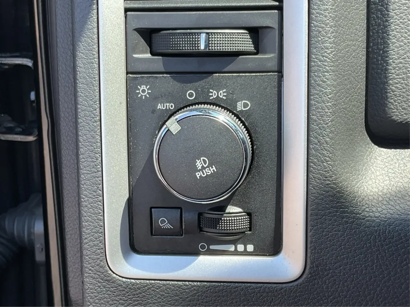 2012 Black Ram 1500 Sport Quad Cab 4WD (1C6RD7HT2CS) with an 5.7L V8 OHV 16V engine, 6-Speed Automatic transmission, located at 1230 East Main St, Xenia, OH, 45385, (937) 908-9800, 39.688026, -83.910172 - 2012 Ram 1500 Sport Quad Cab 4WD - Photo#16