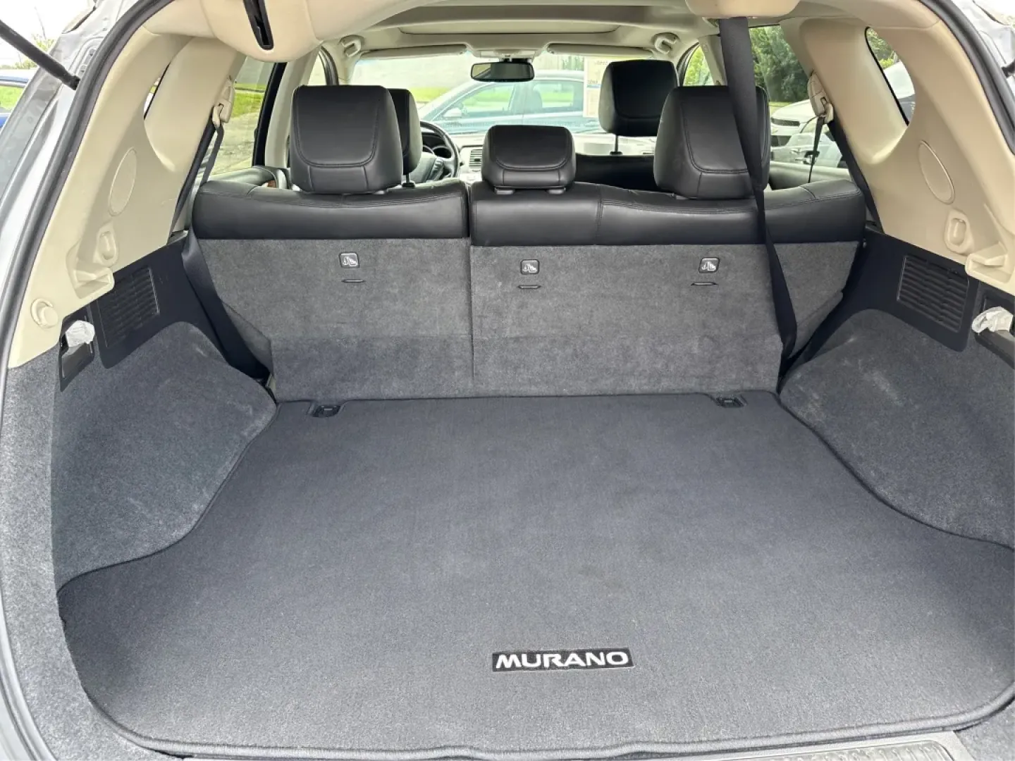 2014 Nissan Murano LE (JN8AZ1MW3EW) with an 3.5L V-6 DOHC engine, located at 1099 N County Rd 25A , Troy, OH, 45373, (937) 908-9800, 40.057079, -84.212883 - **Discover Your Next Adventure in Comfort and Style with the 2014 Nissan Murano LE at Advantage Car and Credit - Troy!**<br /> <br /> Are you in search of a versatile vehicle that can seamlessly transition from daily commutes to weekend adventures? Look no further! The 2014 Nissan Murano LE is desig - Photo#12