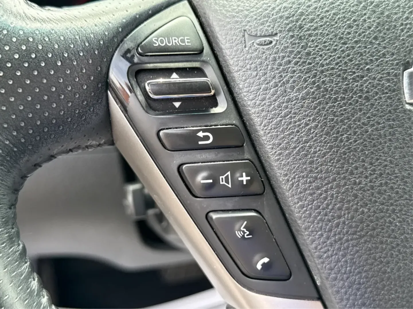 2014 Nissan Murano LE (JN8AZ1MW3EW) with an 3.5L V-6 DOHC engine, located at 1099 N County Rd 25A , Troy, OH, 45373, (937) 908-9800, 40.057079, -84.212883 - **Discover Your Next Adventure in Comfort and Style with the 2014 Nissan Murano LE at Advantage Car and Credit - Troy!**<br /> <br /> Are you in search of a versatile vehicle that can seamlessly transition from daily commutes to weekend adventures? Look no further! The 2014 Nissan Murano LE is desig - Photo#16