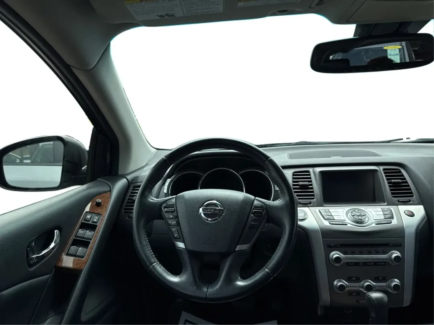 2014 Nissan Murano LE (JN8AZ1MW3EW) with an 3.5L V-6 DOHC engine, located at 1099 N County Rd 25A , Troy, OH, 45373, (937) 908-9800, 40.057079, -84.212883 - **Discover Your Next Adventure in Comfort and Style with the 2014 Nissan Murano LE at Advantage Car and Credit - Troy!**<br /> <br /> Are you in search of a versatile vehicle that can seamlessly transition from daily commutes to weekend adventures? Look no further! The 2014 Nissan Murano LE is desig - Photo#21