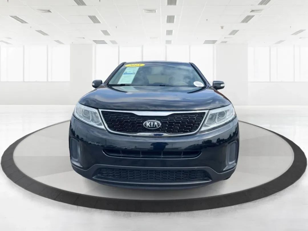 2015 Kia Sorento LX (5XYKT3A60FG) with an 2.4L I-4 gasoline direct injection engine, located at 4508 South Dixie Dr, Moraine, OH, 45439, (937) 908-9800, 39.689976, -84.218452 - ### Discover Adventure with the 2015 Kia Sorento LX - Your Perfect Family SUV!<br /> <br /> Are you seeking the ideal vehicle for weekend getaways or daily commutes? Look no further! The 2015 Kia Sorento LX is the perfect SUV for growing families and adventure-seekers alike. With its spacious interi - Photo#7